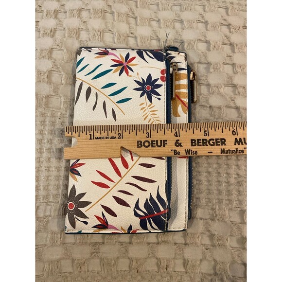 A New Day Wallet Bag Purse 2 Zipper Compartments Floral Design 3 CC Slots ?New - Picture 8 of 8
